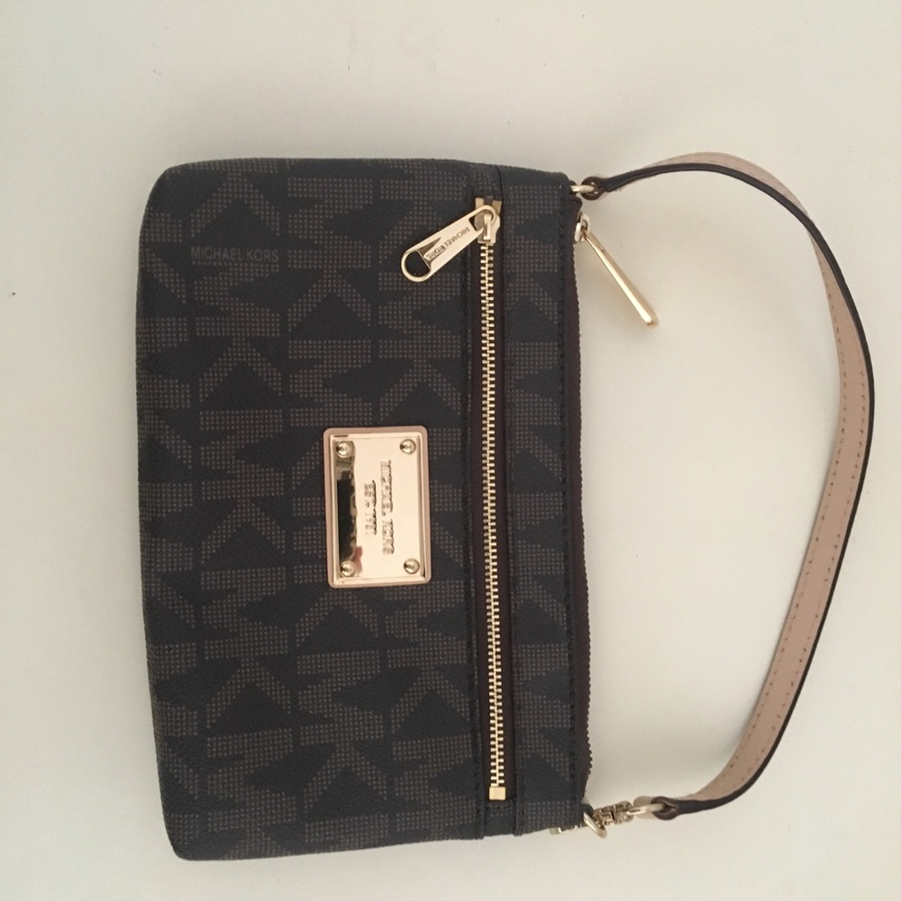 Wristlet